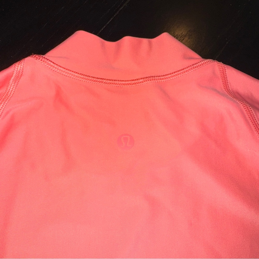 Lululemon Waterside UV Protection Short-Sleeve Rash Guard Raspberry Cream sz L - Picture 5 of 6
